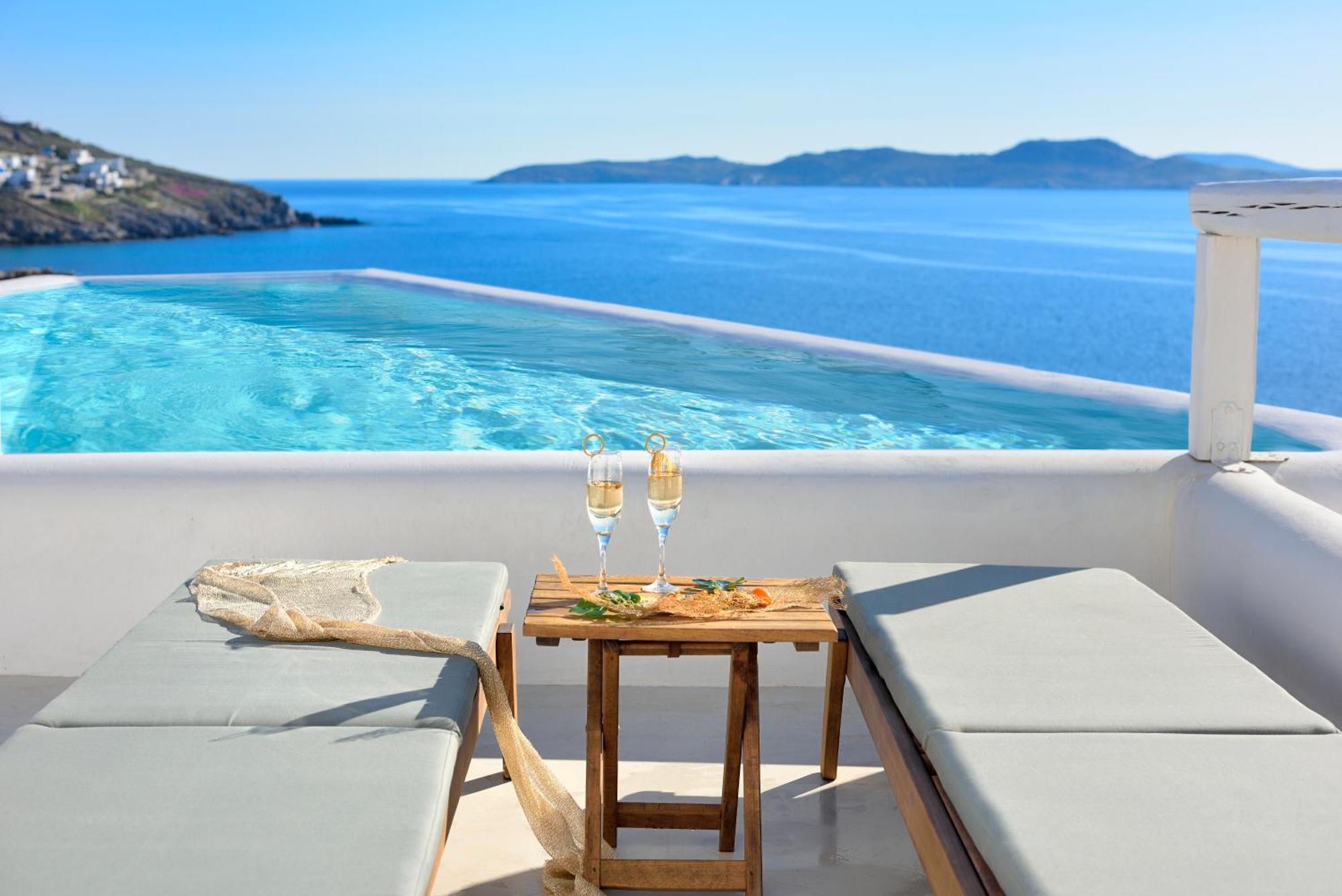 Amazon Mykonos Suites & Spa Agios Ioannis Diakoftis エクステリア 写真